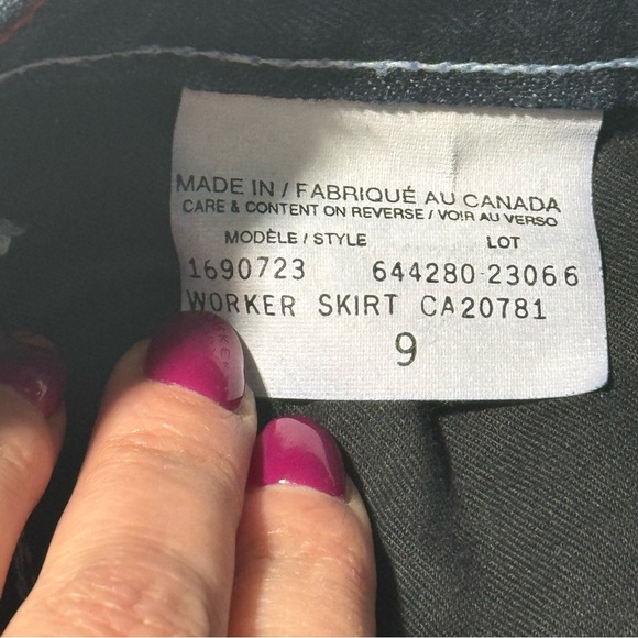 Tommy Hilfiger Denim Mini Skirt Dark Blue Size 9 (Junior Sizing) - Picture 7 of 9